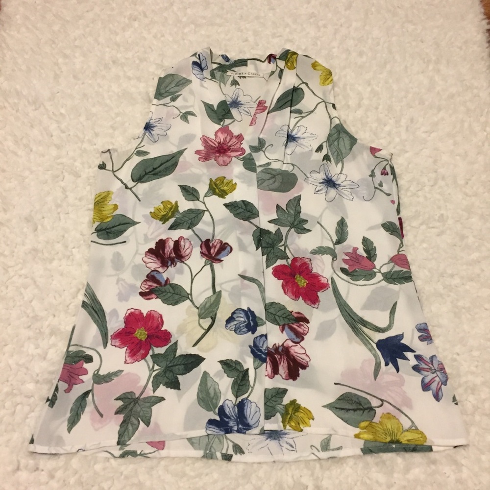 🦊Violet & Claire floral tank top size medium